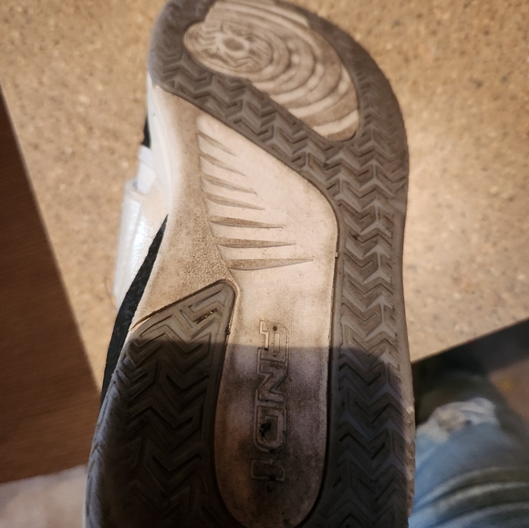 And 1s - Picture 2 of 5